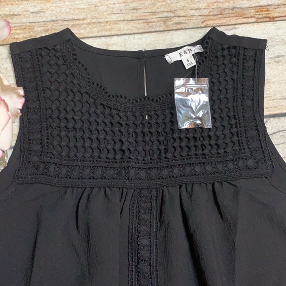 Ladies Boho style warm weather top - Picture 2 of 7